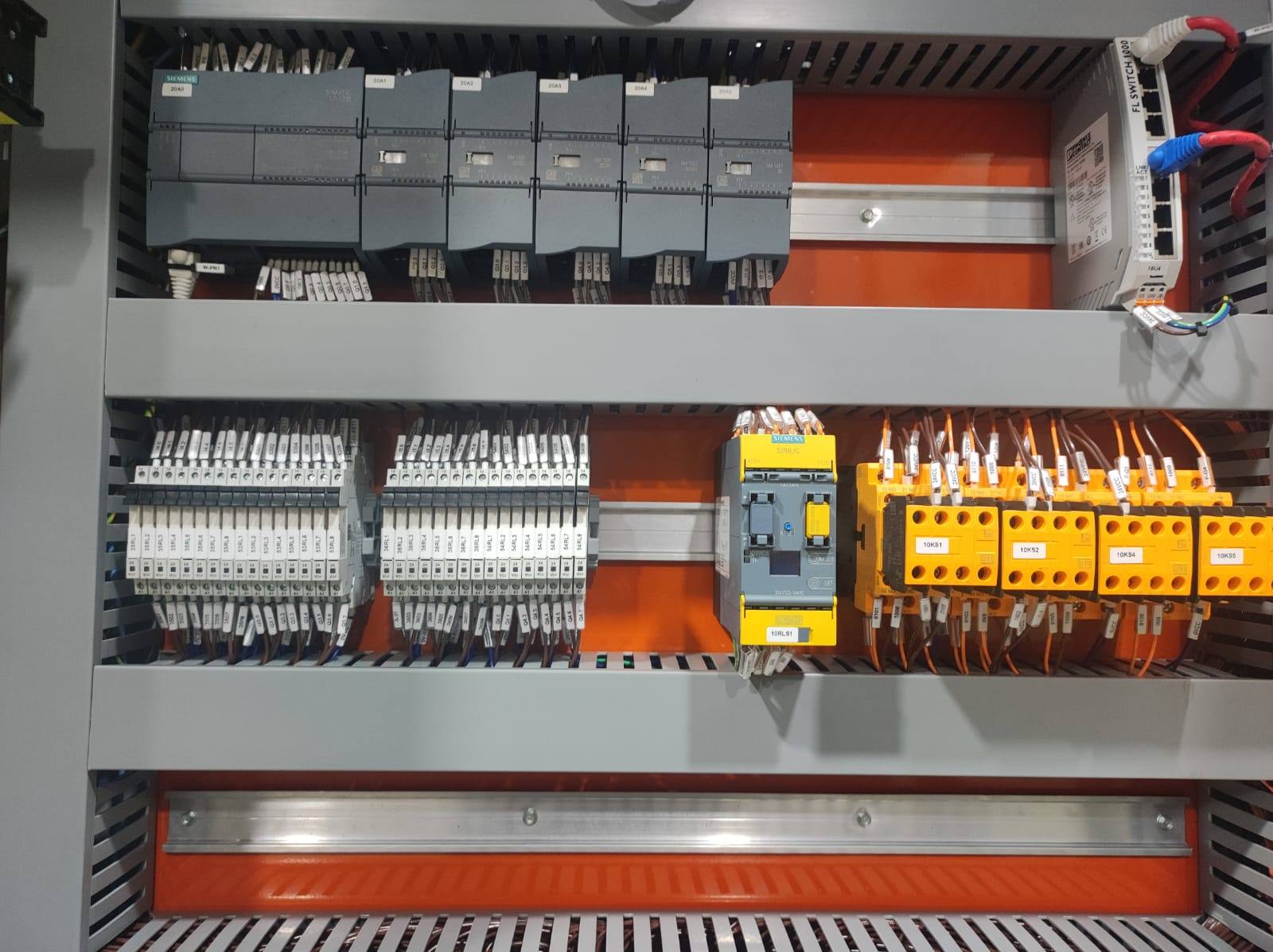 Retrofit e adequação NR-12 de painel elétrico